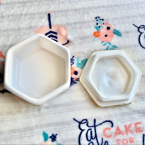 LAST 1! 🐝 Bee Unique Trinket Box Accent 🐝 - Picture 4 of 9